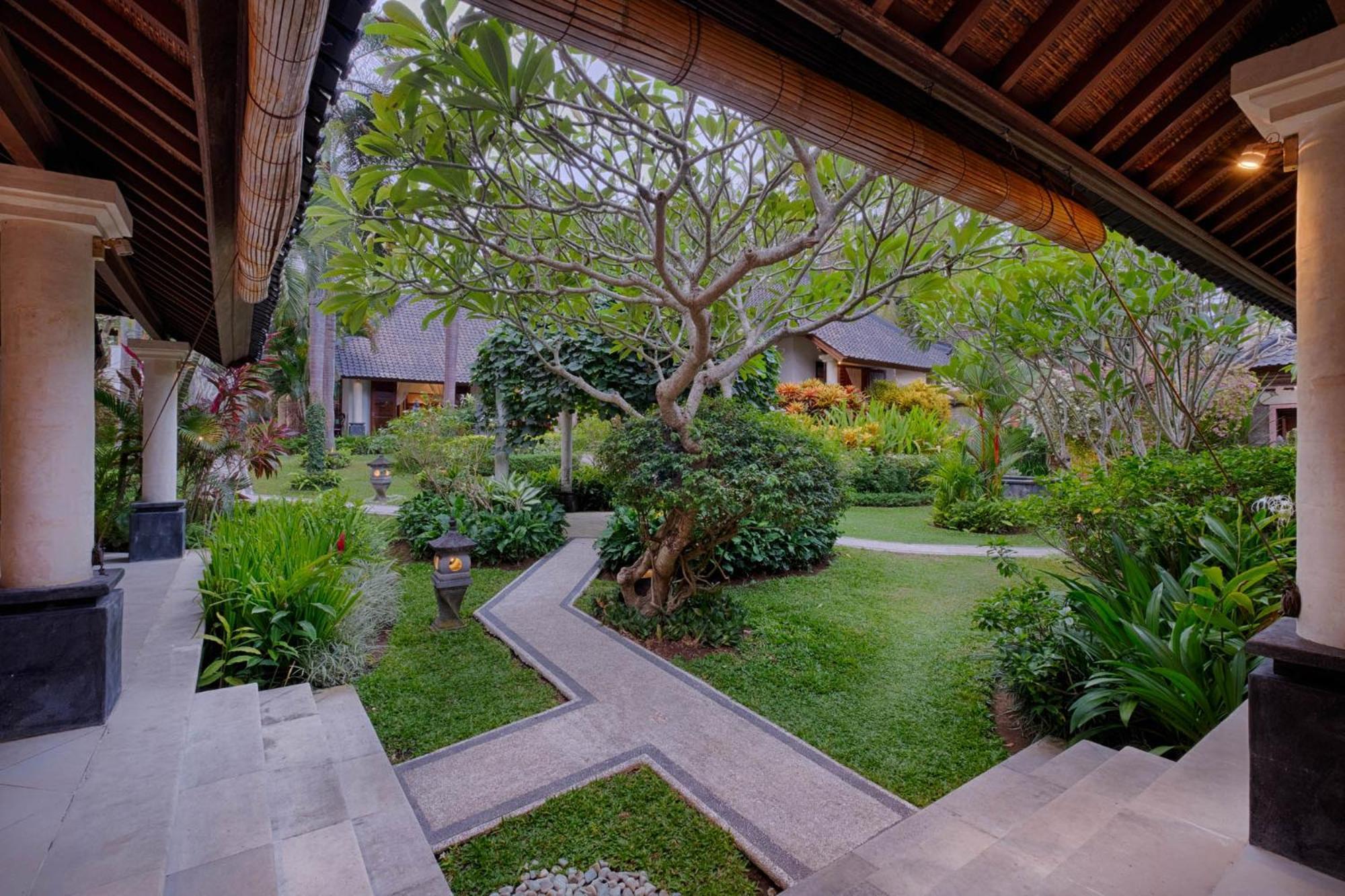 Kutus Kutus Saba Beach Villa Jogjakarta Buitenkant foto
