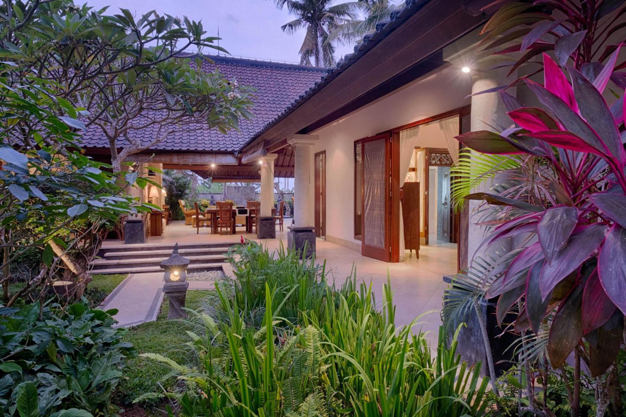 Kutus Kutus Saba Beach Villa Jogjakarta Buitenkant foto