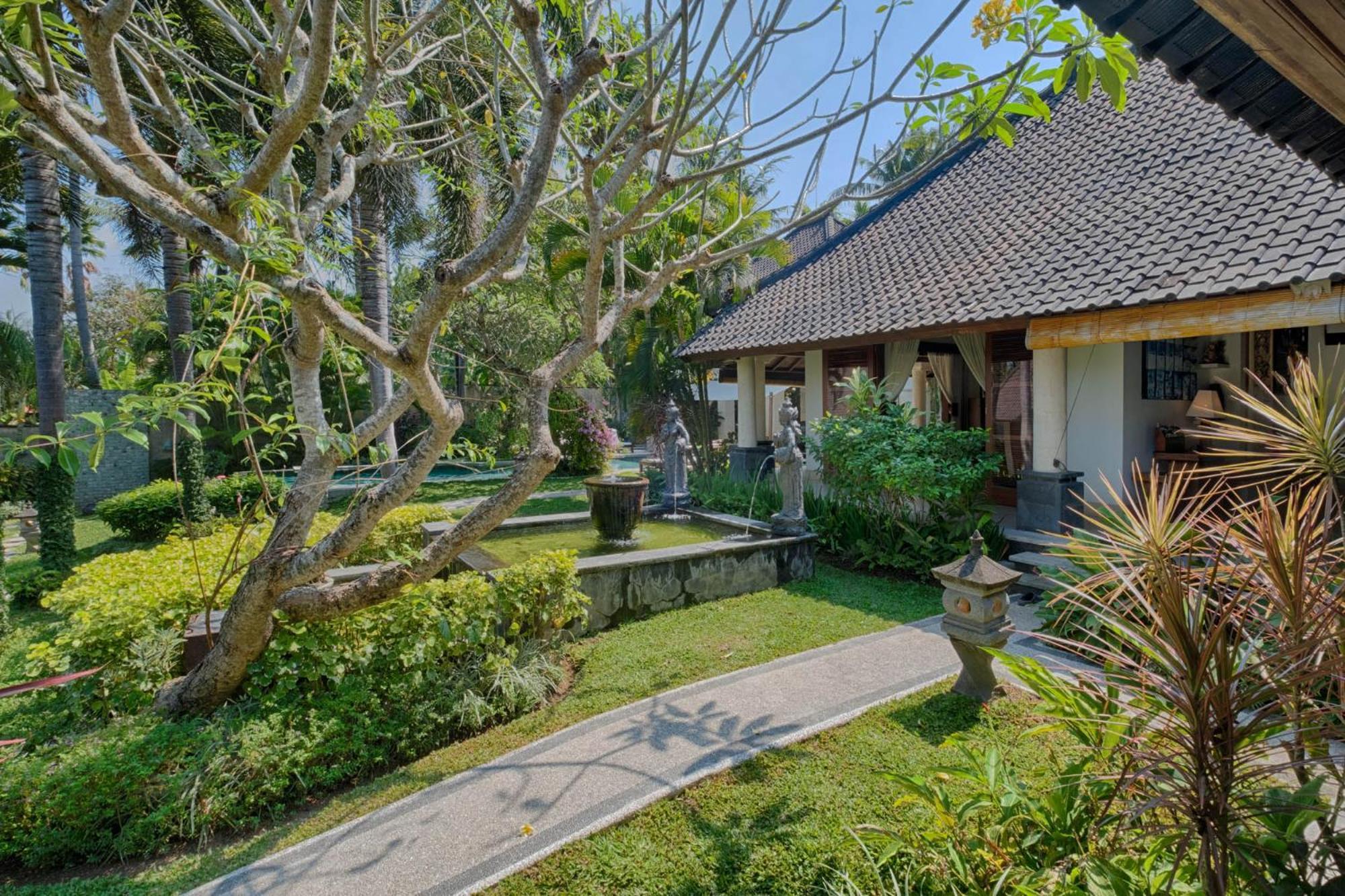 Kutus Kutus Saba Beach Villa Jogjakarta Buitenkant foto