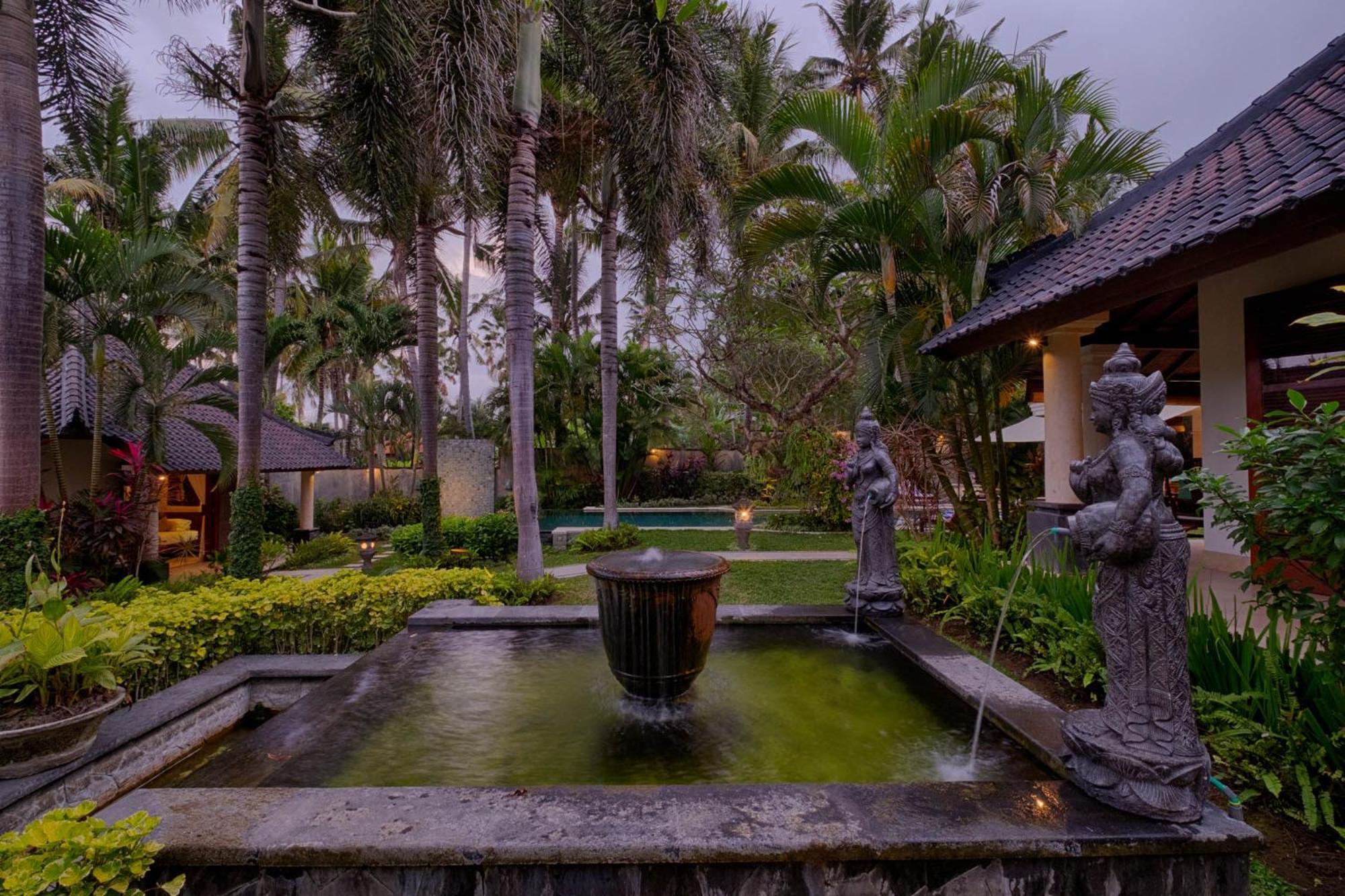Kutus Kutus Saba Beach Villa Jogjakarta Buitenkant foto
