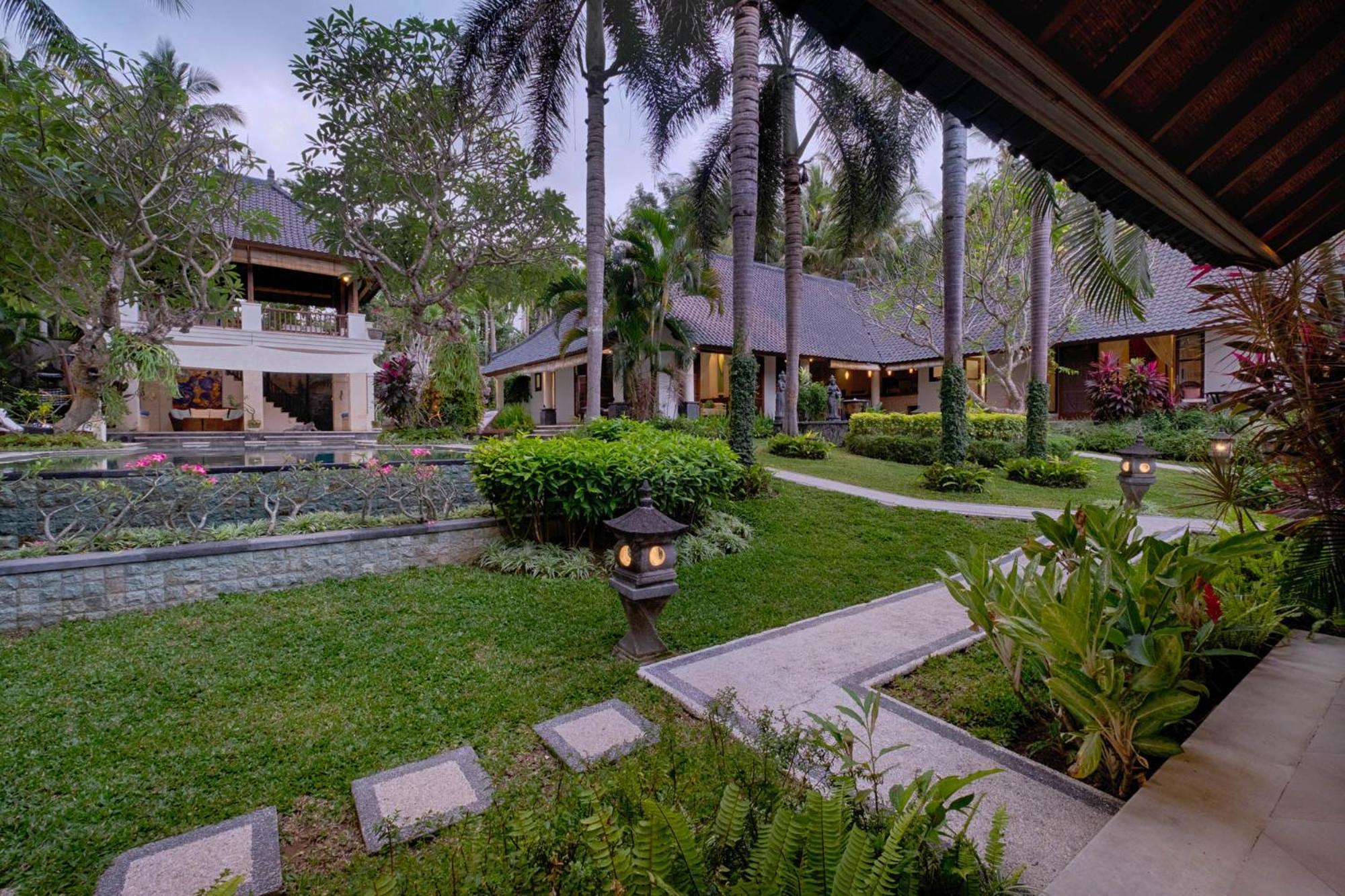 Kutus Kutus Saba Beach Villa Jogjakarta Buitenkant foto