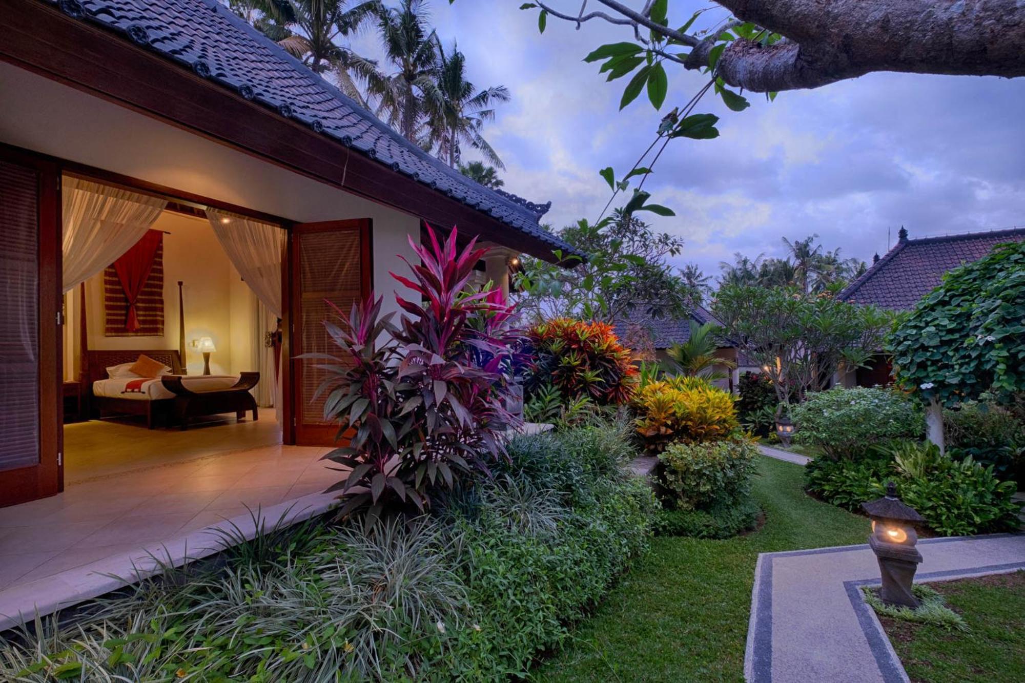 Kutus Kutus Saba Beach Villa Jogjakarta Buitenkant foto