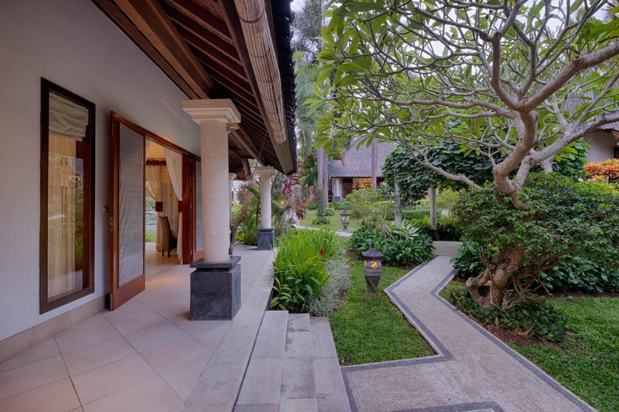 Kutus Kutus Saba Beach Villa Jogjakarta Buitenkant foto