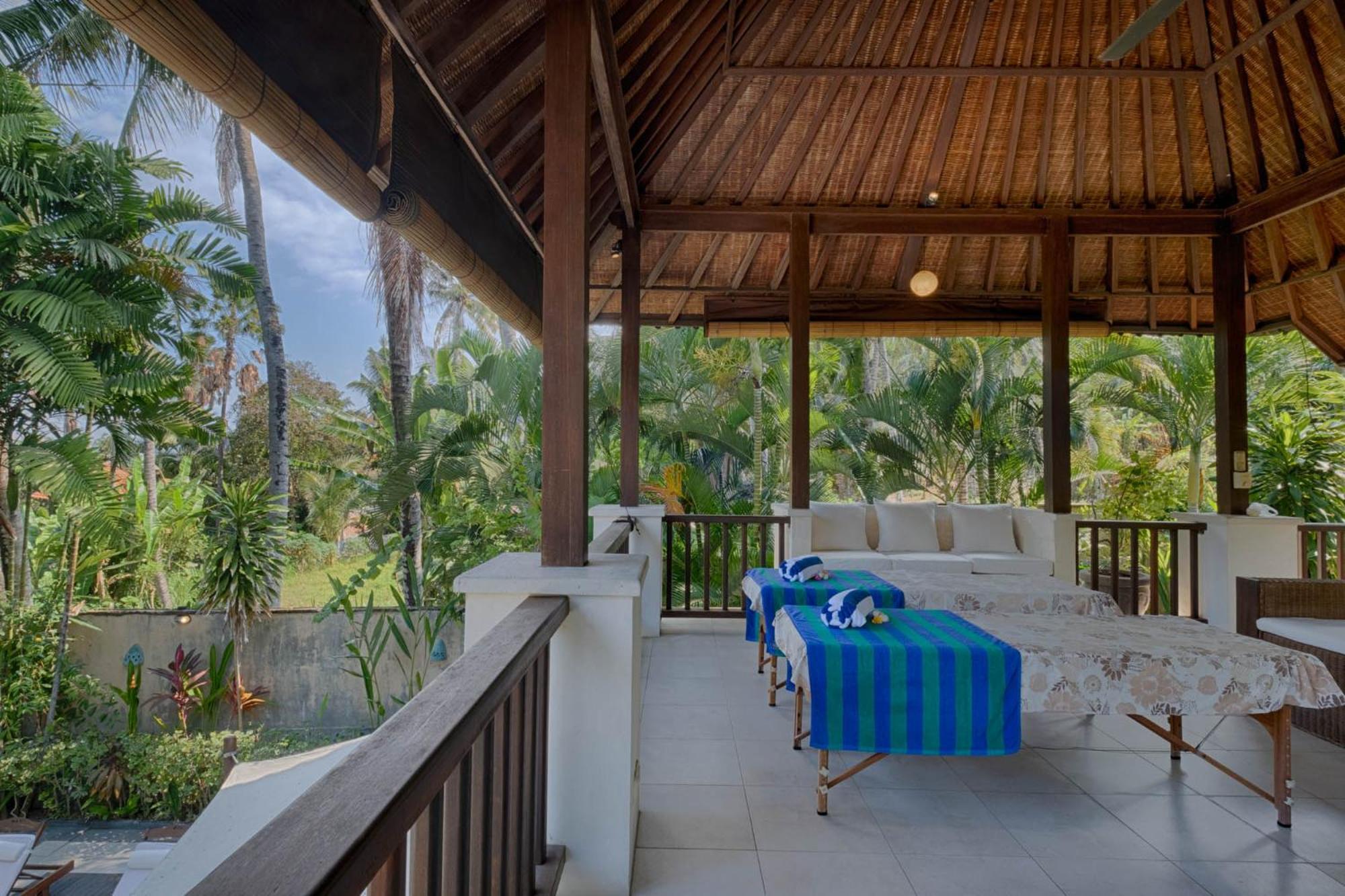 Kutus Kutus Saba Beach Villa Jogjakarta Buitenkant foto